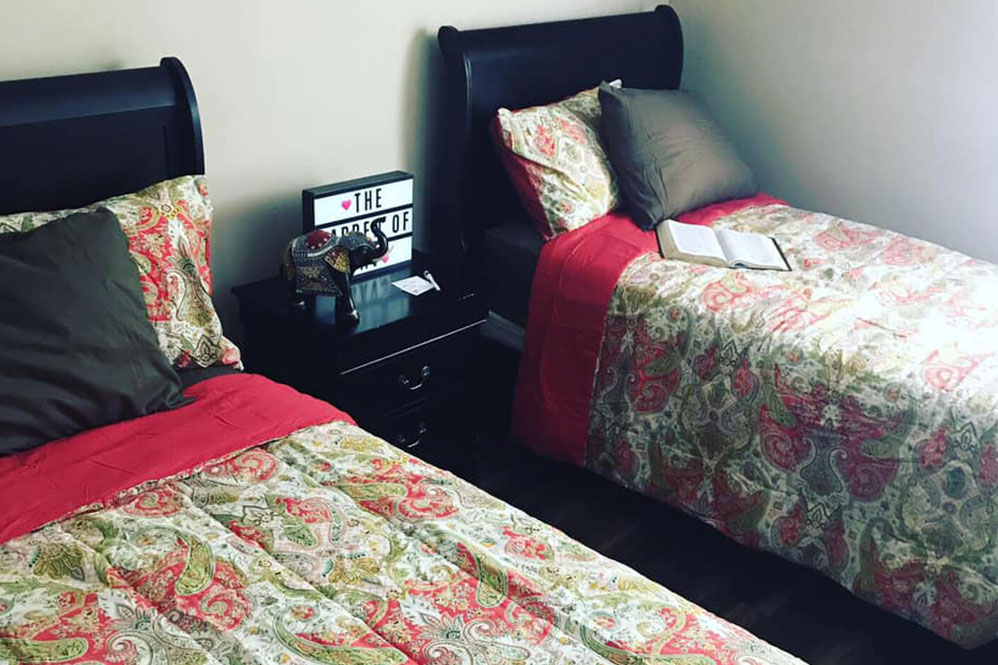 Gardens of Savannah bedroom
